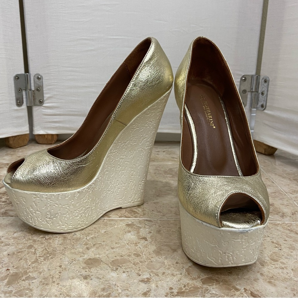 Blizzarini Gold Wedges. Size 36. Made in Ukraine